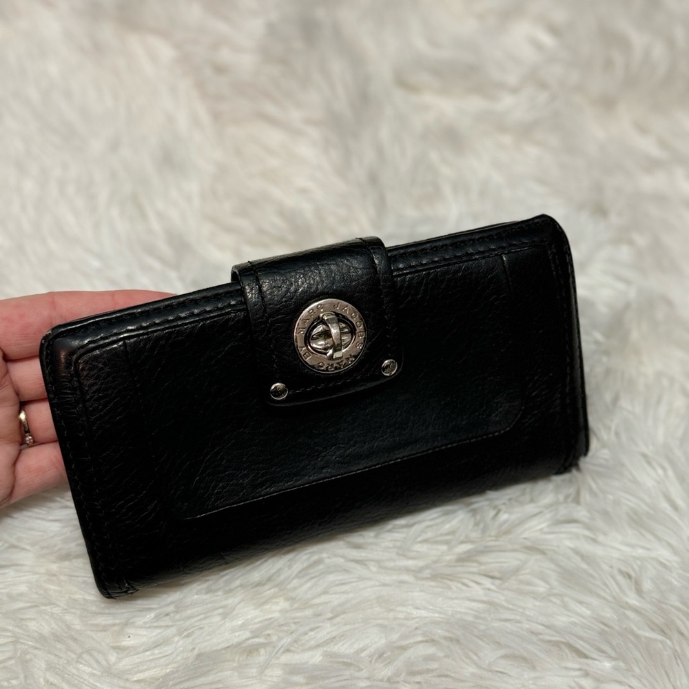 Marc Jacobs Black Leather Totally Turnlock Flap Wallet
